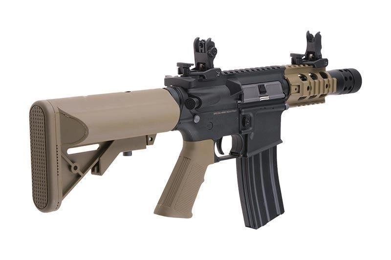 Specna Arms M4 RAS "Stubby" RRA SA-C10 CORE asepaketti - musta/hiekka