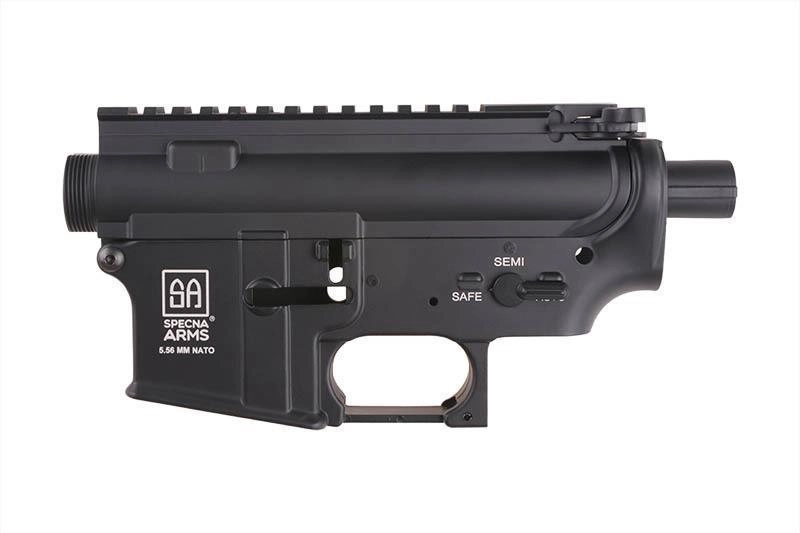 Specna Arms M4 / M16 metallirunko SA-logolla - musta