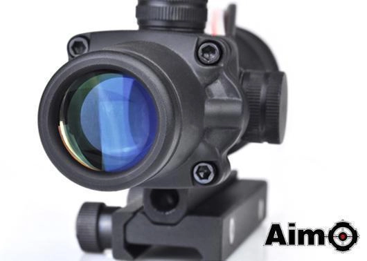 AIM-O ACOG 4x32C tähtäin kuituoptiikalla - musta
