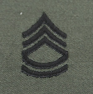 US Army arvomerkit, kangas, pari - sergeant first class (SFC)