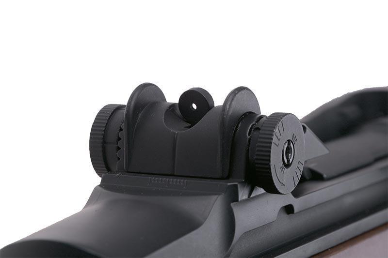 A&K M1 Garand sähköase, metallia ja puuta